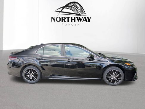 Used 2024 Toyota Camry SE w/ Cold Weather Package AWD/4WD image 2