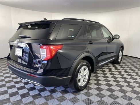 Used 2023 Ford Explorer XLT w/ Equipment Group 202A AWD/4WD image 9
