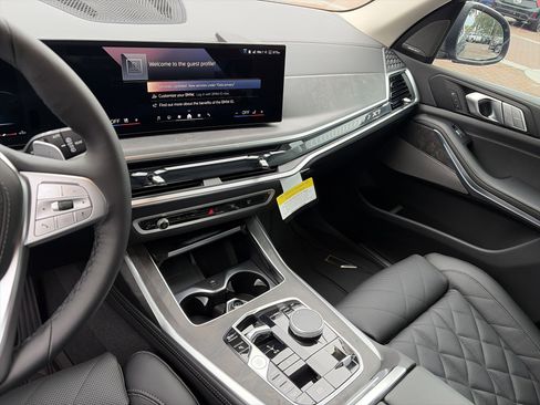 Used 2026 BMW X7 xDrive40i AWD/4WD image 30