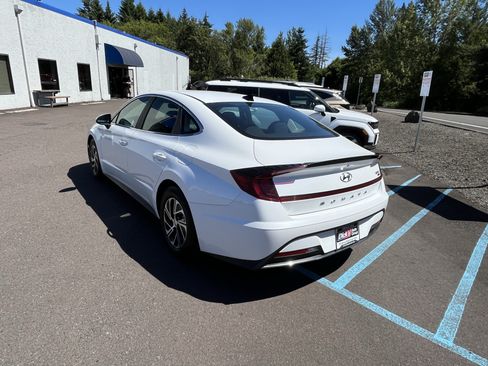 Used 2021 Hyundai Sonata Blue FWD image 3
