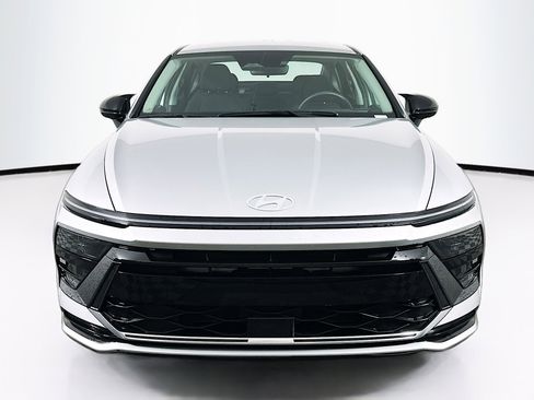 Used 2025 Hyundai Sonata SEL FWD image 2