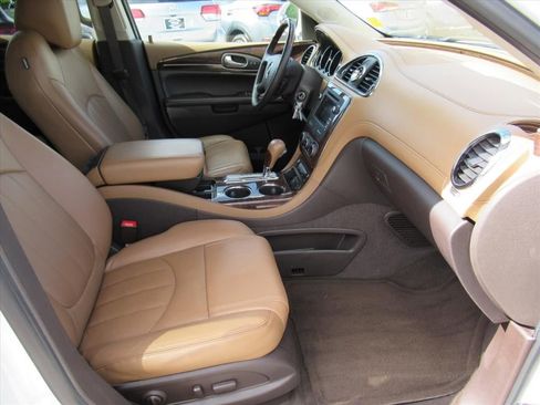 Used 2017 Buick Enclave Leather FWD image 10