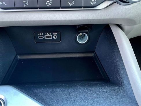 Used 2025 Nissan Altima 2.5 SV FWD image 14