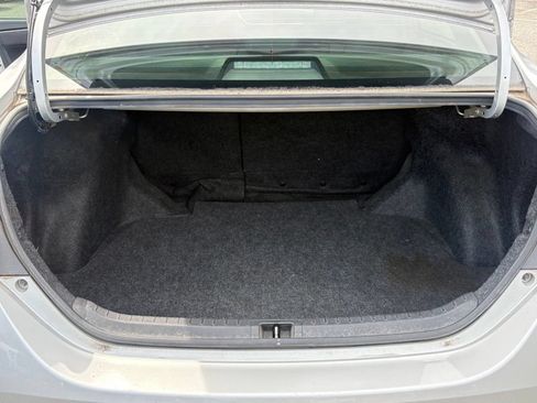 Used 2019 Toyota Corolla LE FWD image 11