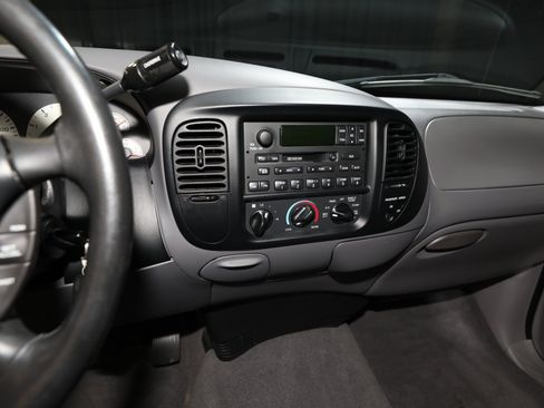 Used 2000 Ford F150 Lightning RWD image 60
