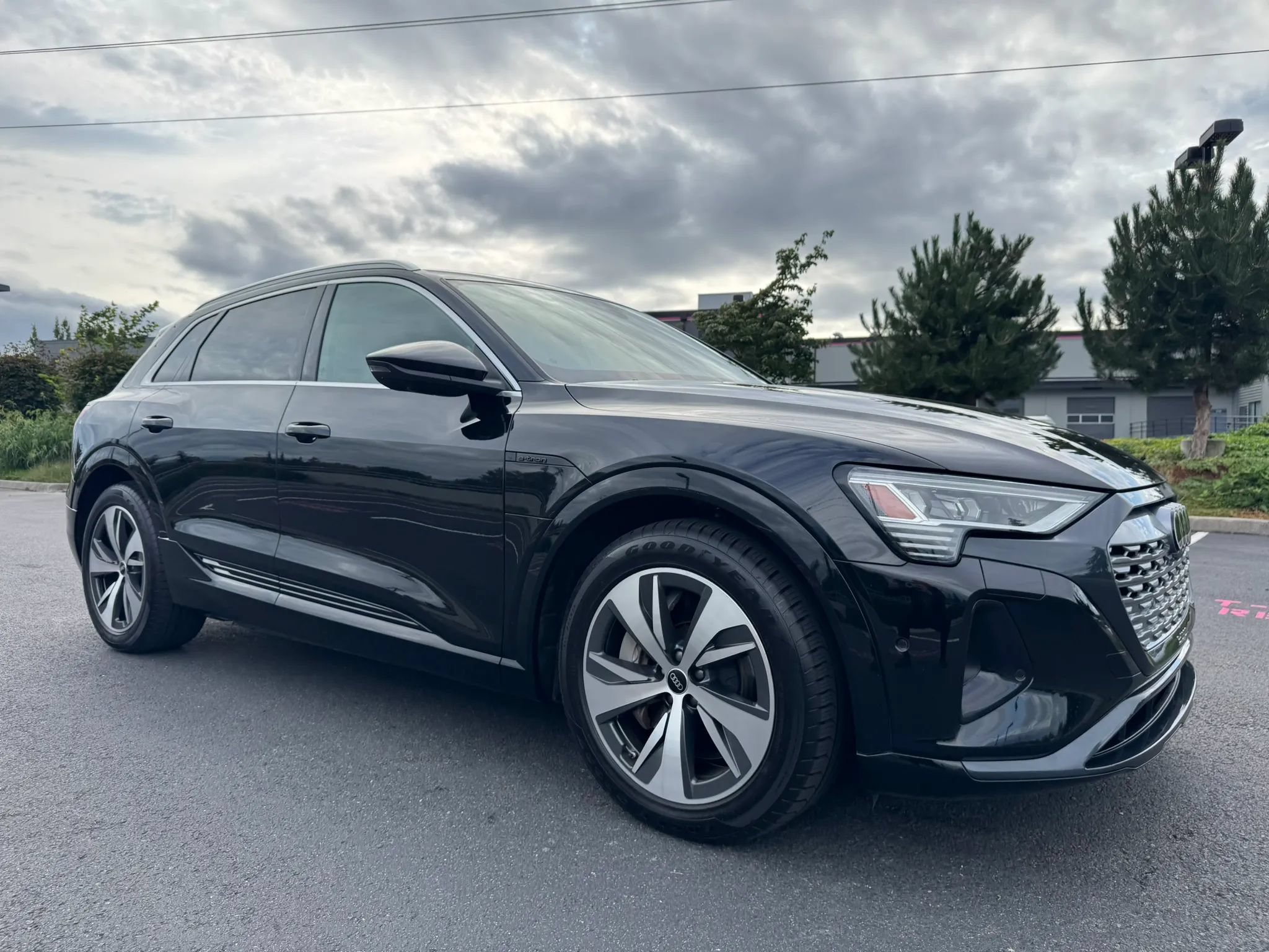 Used 2024 Audi Q8 e-tron Premium Plus w/ Premium Plus Package AWD/4WD image 1