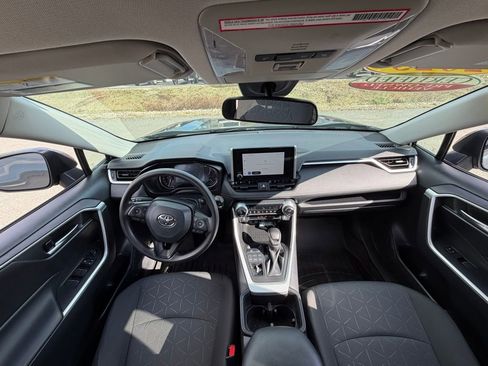 Used 2023 Toyota RAV4 XLE AWD/4WD image 13
