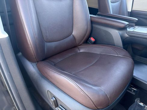 Used 2022 Toyota Sienna Platinum image 24