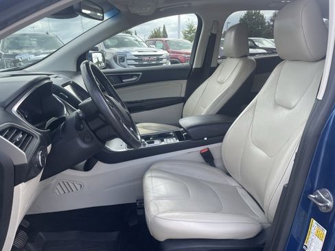 Used 2020 Ford Edge Titanium w/ Equipment Group 301A image 9