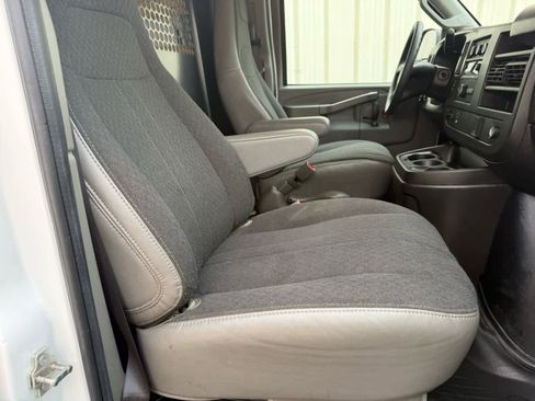 Used 2024 GMC Savana 2500 w/ Driver Convenience Package image 10