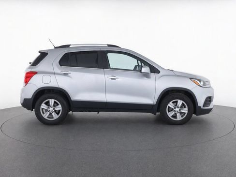 Used 2019 Chevrolet Trax LT w/ LT Convenience Package AWD/4WD image 10