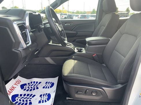 Used 2024 GMC Canyon Elevation w/ Convenience Package image 11