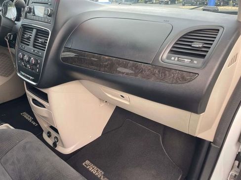 Used 2016 Dodge Grand Caravan SE w/ Quick Order Package 29E SE image 21