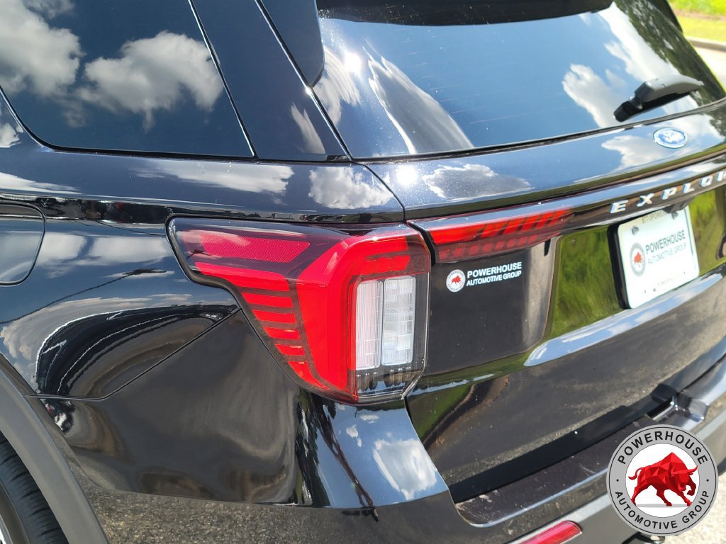 Used 2026 Ford Explorer Active RWD image 13