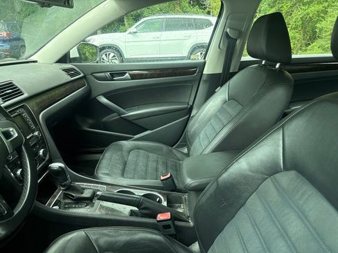 Used 2015 Volkswagen Passat TDI SEL Premium FWD image 10