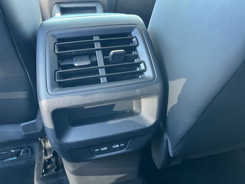 Used 2026 Volkswagen Tiguan SE FWD image 20