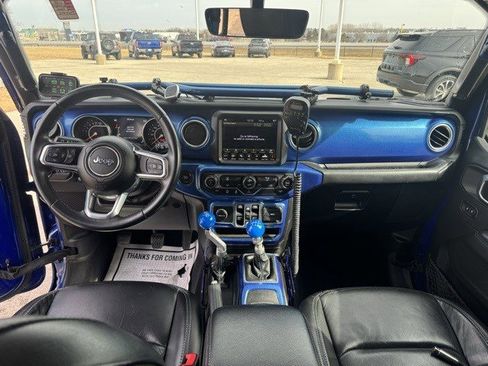 Used 2018 Jeep Wrangler Unlimited Sahara image 28