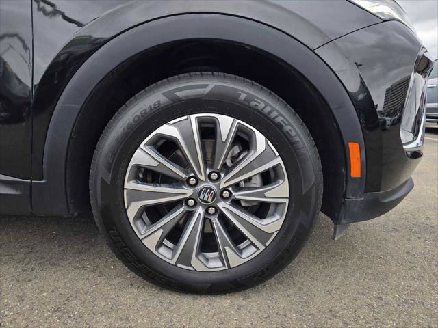 Used 2024 Buick Envision Preferred AWD/4WD image 9