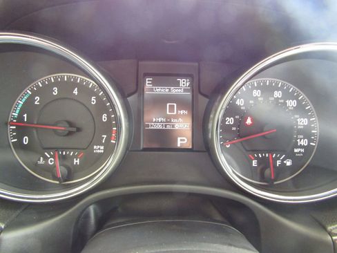 Used 2013 Jeep Grand Cherokee Laredo AWD/4WD image 21
