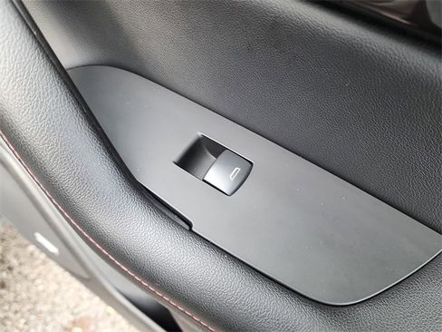 Used 2021 Chevrolet Blazer RS w/ Enhanced Convenience Package image 18