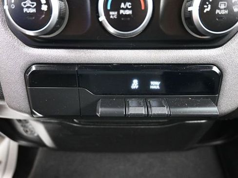 Used 2019 RAM 1500 Tradesman AWD/4WD image 23