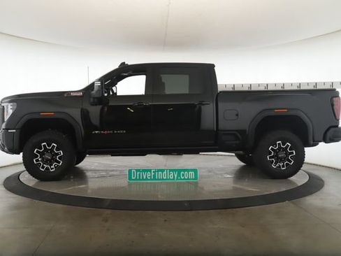 Used 2026 GMC Sierra 2500 AT4X image 9