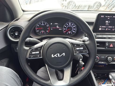 Used 2024 Kia Forte LXS FWD image 4