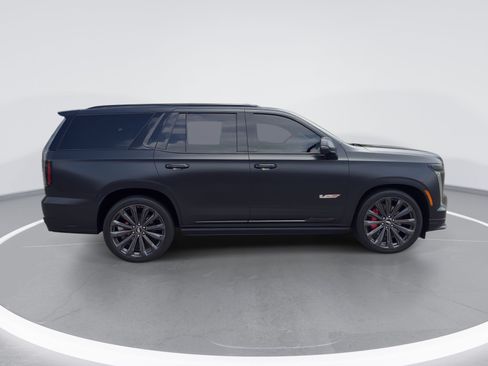Used 2025 Cadillac Escalade V AWD/4WD image 2