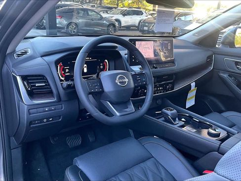 New 2026 Nissan Rogue Platinum image 10