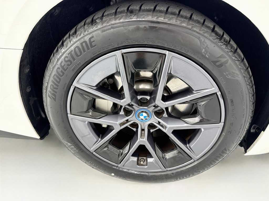 Certified 2024 BMW i4 eDrive40 w/ Premium Package RWD image 31