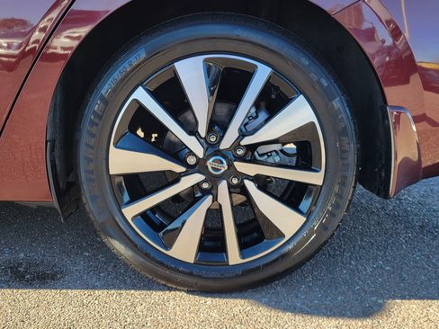 Certified 2022 Nissan Sentra SV w/ SV Premium Package image 7