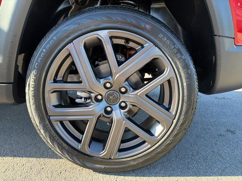 New 2026 Jeep Compass Latitude image 13