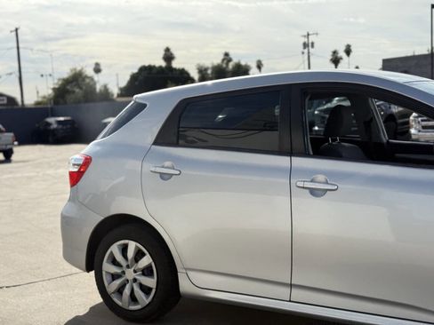 Used 2012 Toyota Matrix S image 17