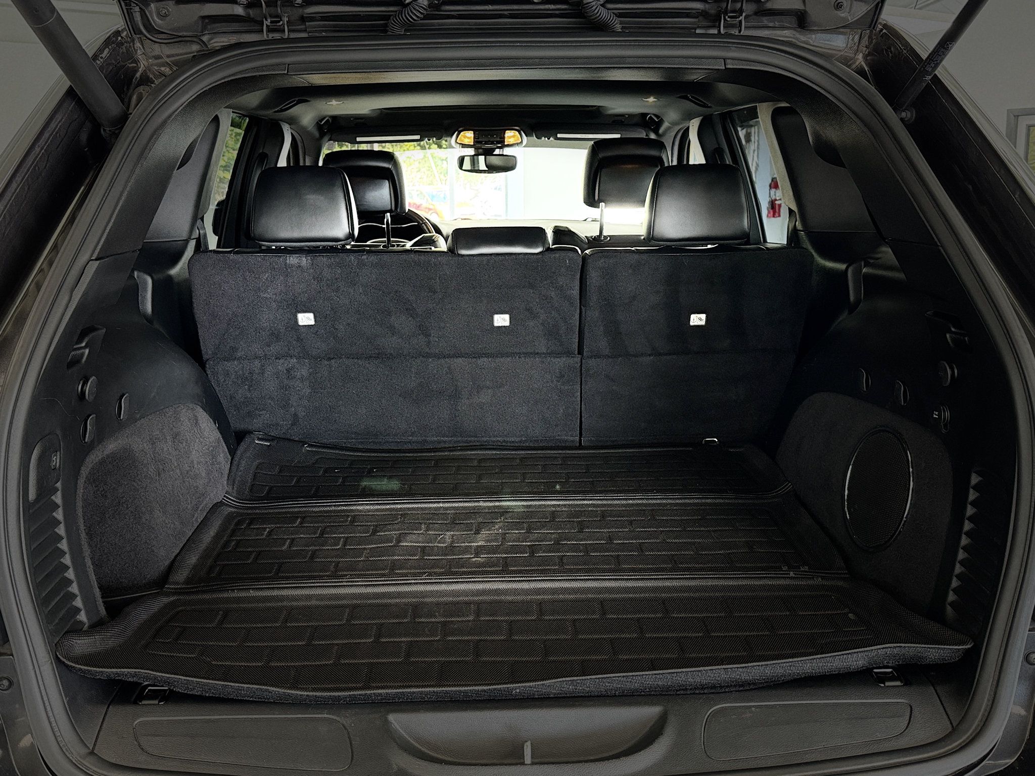 Used 2018 Jeep Grand Cherokee Altitude AWD/4WD image 29