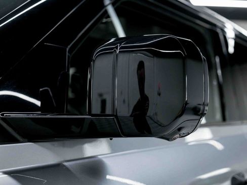 Used 2023 Land Rover Defender 130 SE image 36