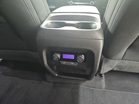 Used 2025 Chevrolet Traverse LT image 13