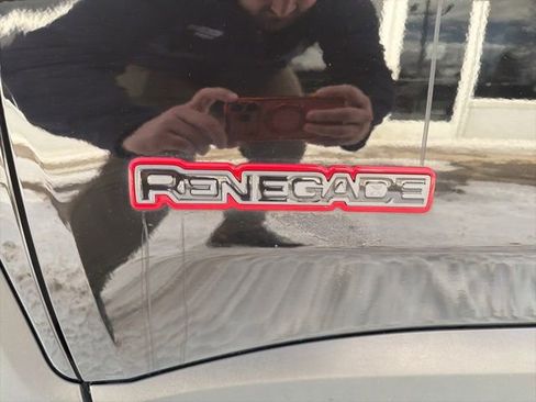 Used 2023 Jeep Renegade Trailhawk image 11