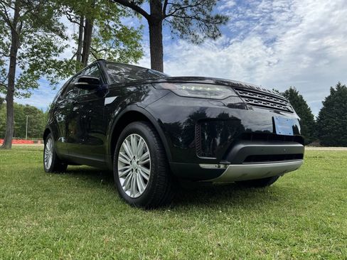 Used 2017 Land Rover Discovery HSE image 6