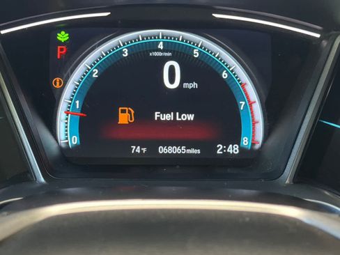 Used 2017 Honda Civic Touring image 28