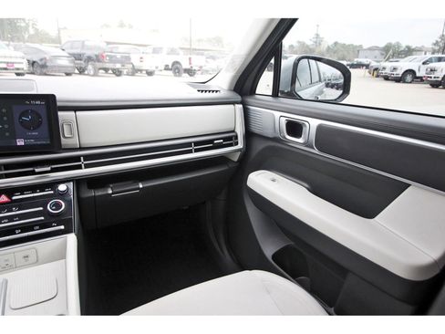 Used 2025 Hyundai Santa Fe SE image 13