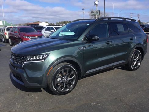 Used 2023 Kia Sorento LX image 1