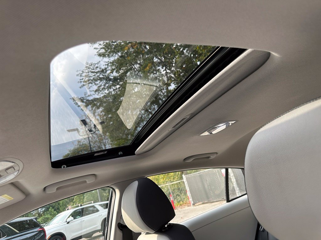 Used 2020 Hyundai Ioniq Limited FWD image 15
