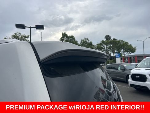 Used 2023 Lexus GX 460 Premium w/ Premium Package image 14