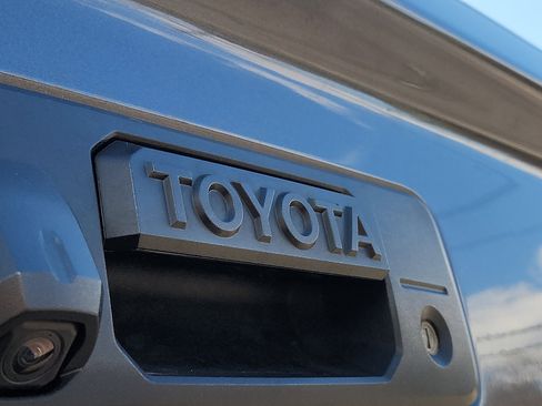 Used 2021 Toyota Tundra Platinum image 29