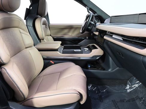 New 2026 Lincoln Navigator L Black Label AWD/4WD image 16