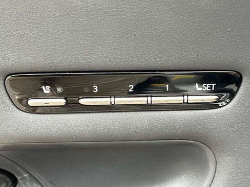 Certified 2023 Lexus LS 500 w/ Accessory Package (Z2) RWD image 30