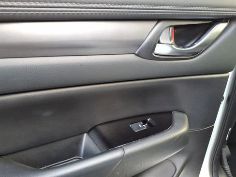 Used 2019 MAZDA CX-5 Touring image 21