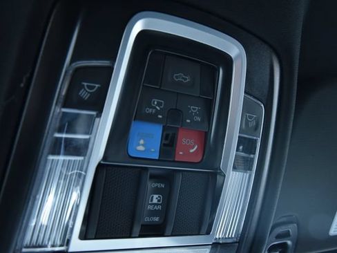 Used 2026 RAM 1500 Laramie AWD/4WD image 22