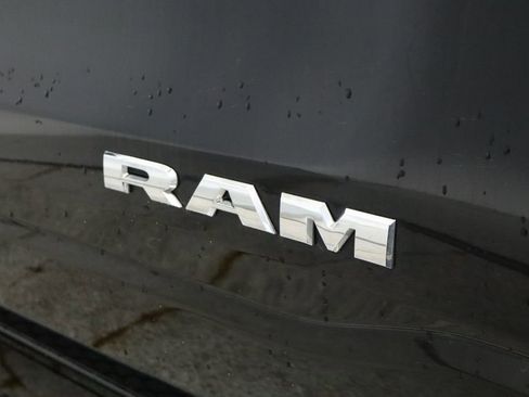 Used 2022 RAM 1500 Laramie AWD/4WD image 16
