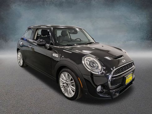 Used 2018 MINI Cooper S FWD image 3